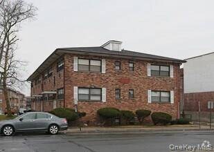 80 Lincoln Avenue #3C, Rockville Centre, NY 11570