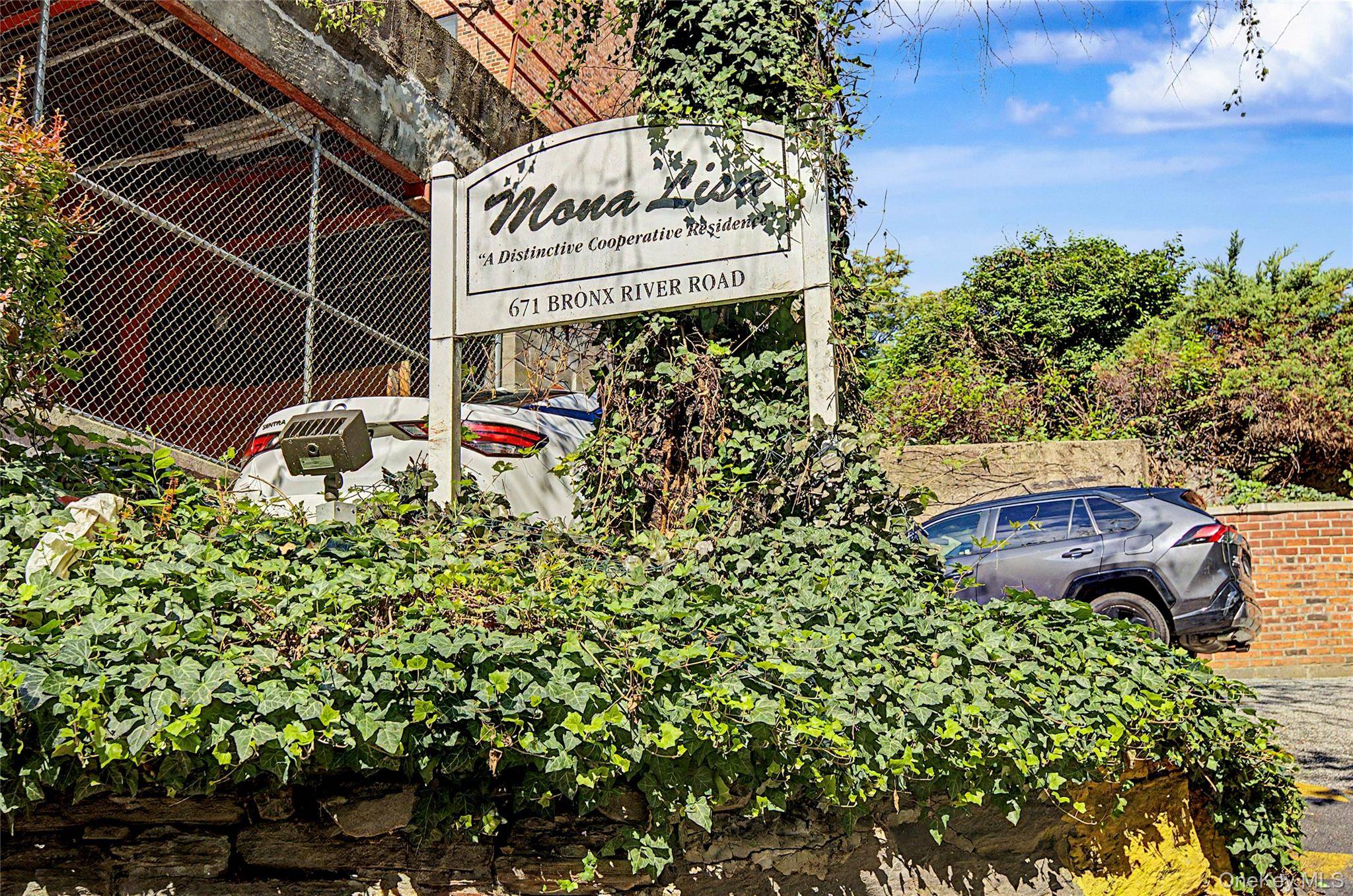 671 Bronx River RD #6k, Yonkers, NY 10704