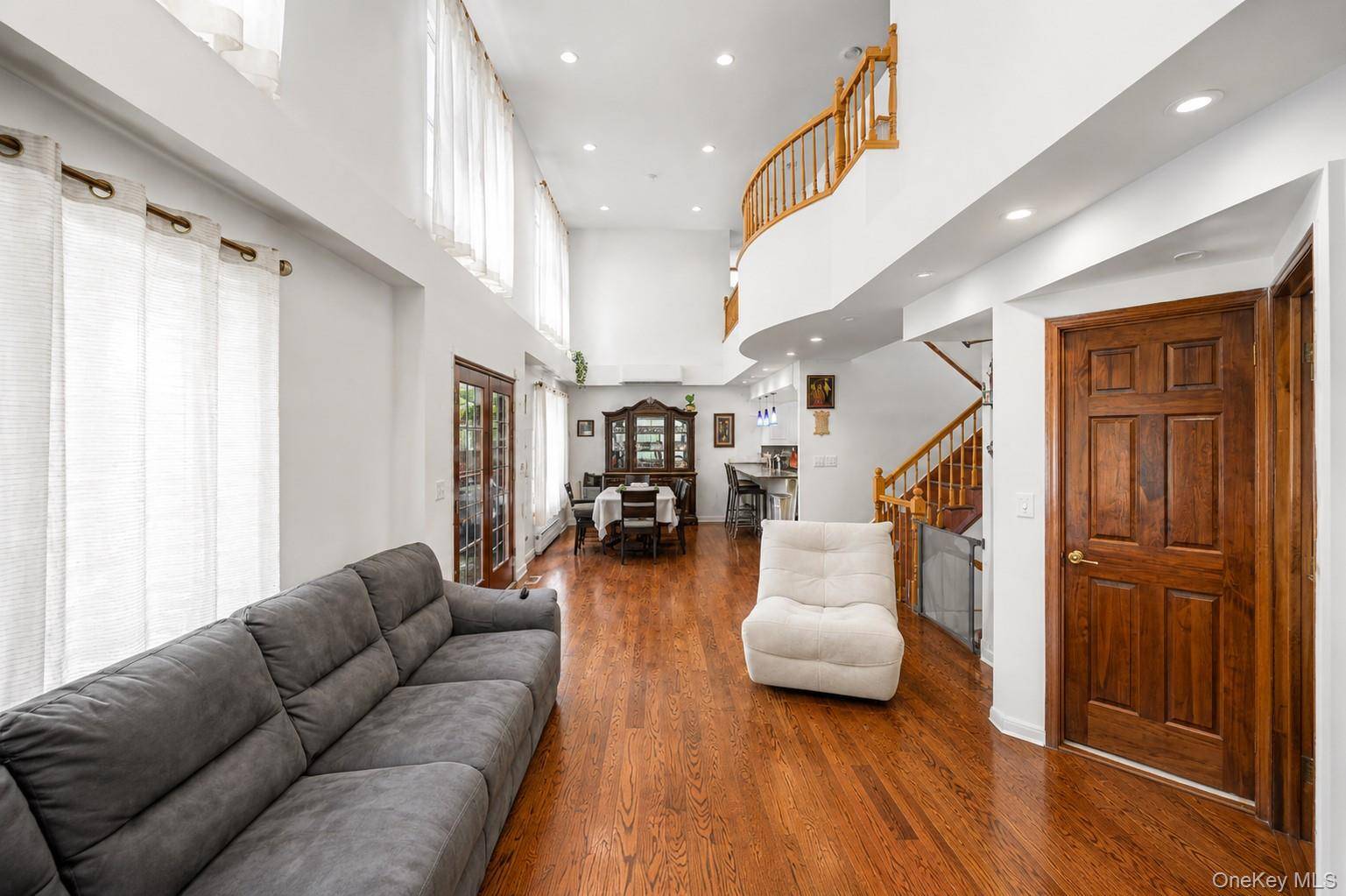 4647 204th ST, Bayside, NY 11361