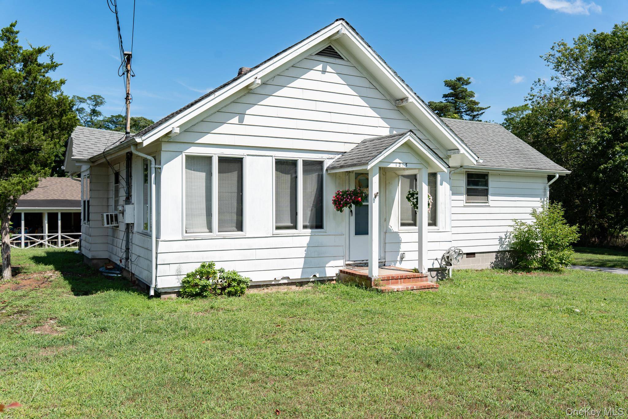 1405 Bay AVE, Mattituck, NY 11952