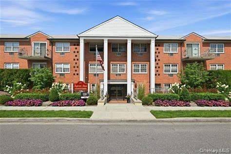 250 Village Avenue #C23, Rockville Centre, NY 11570
