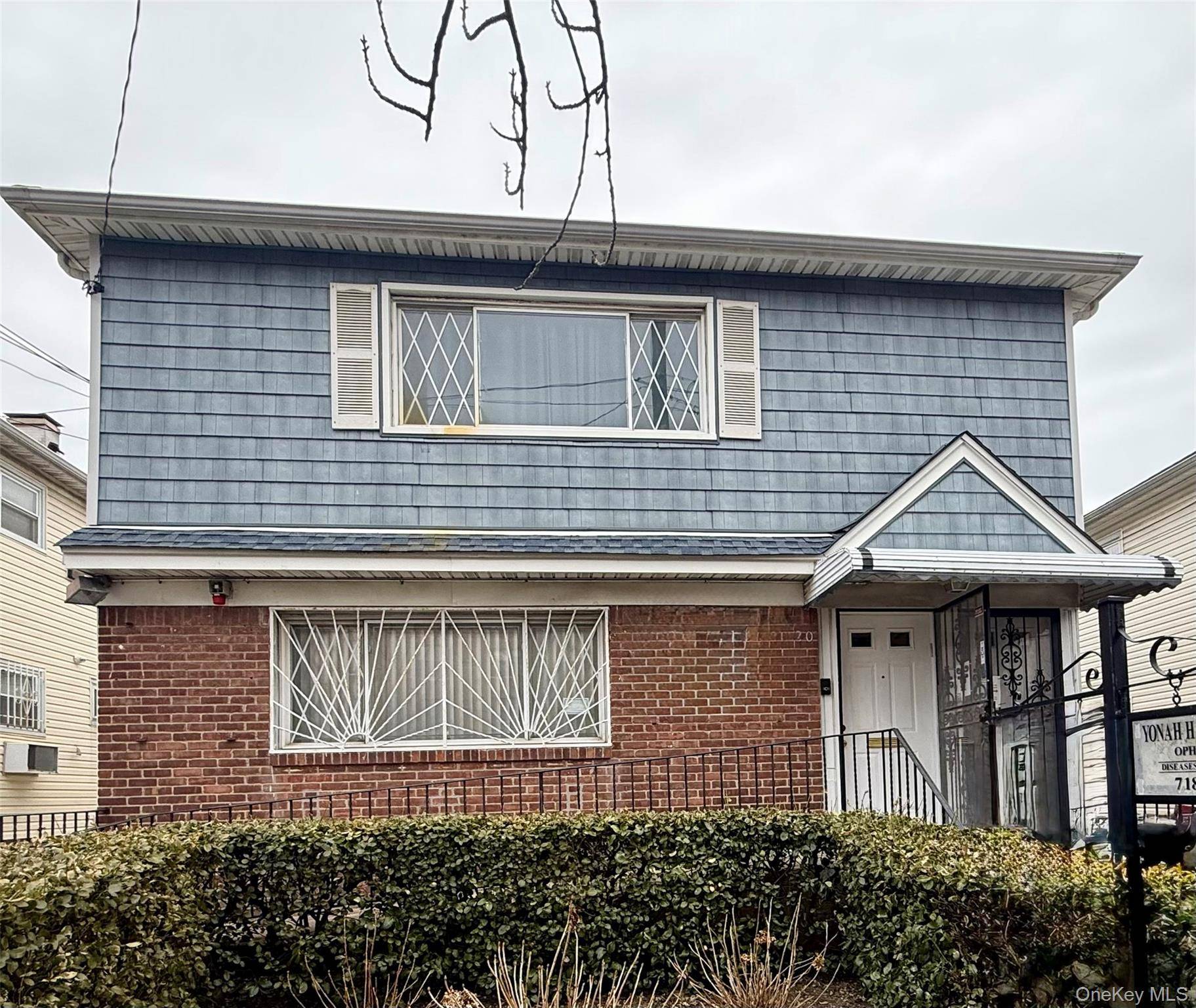 220 Beach 20th ST, Far Rockaway, NY 11691