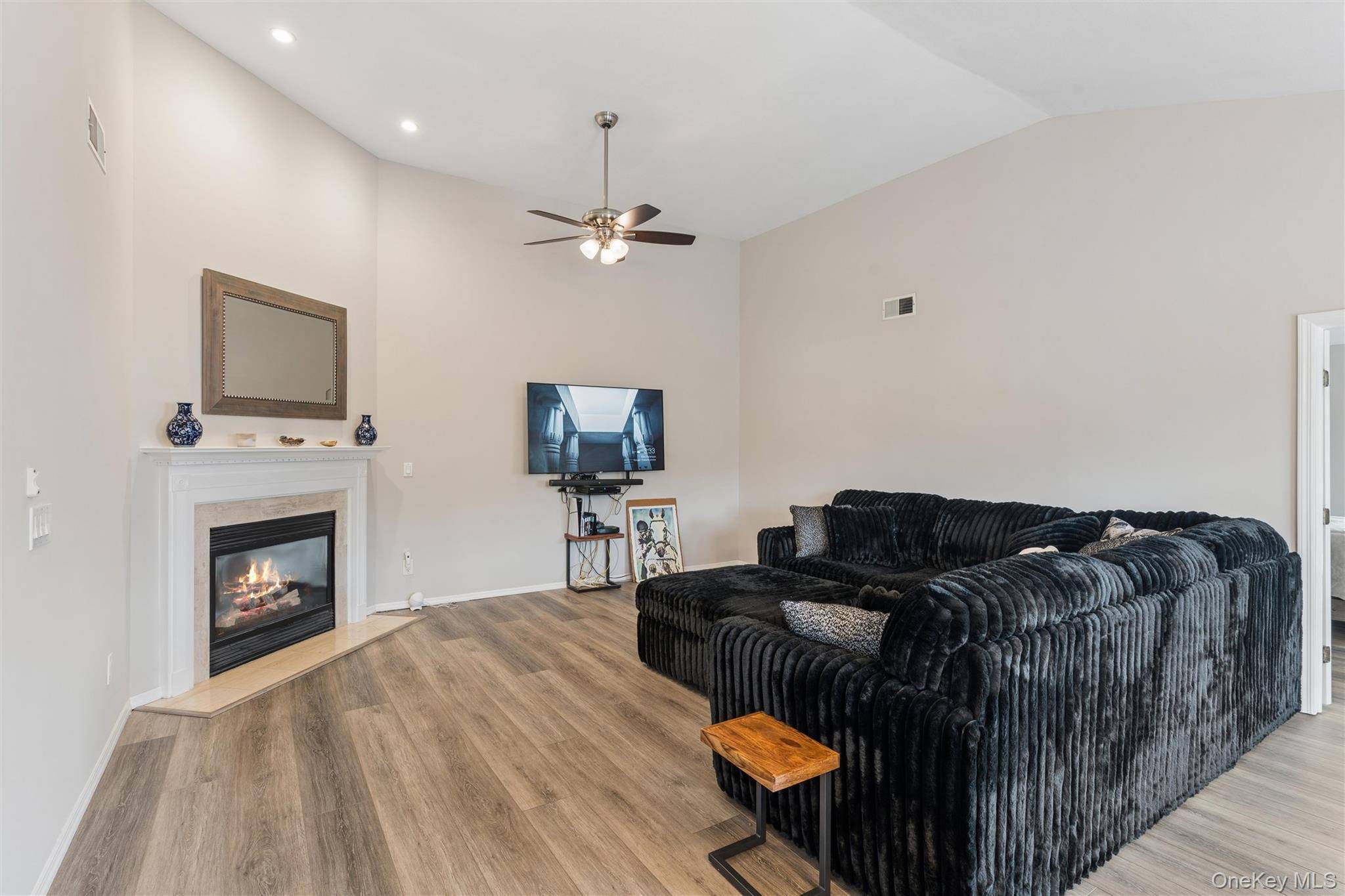 3002 Willow Pond DR, Riverhead, NY 11901
