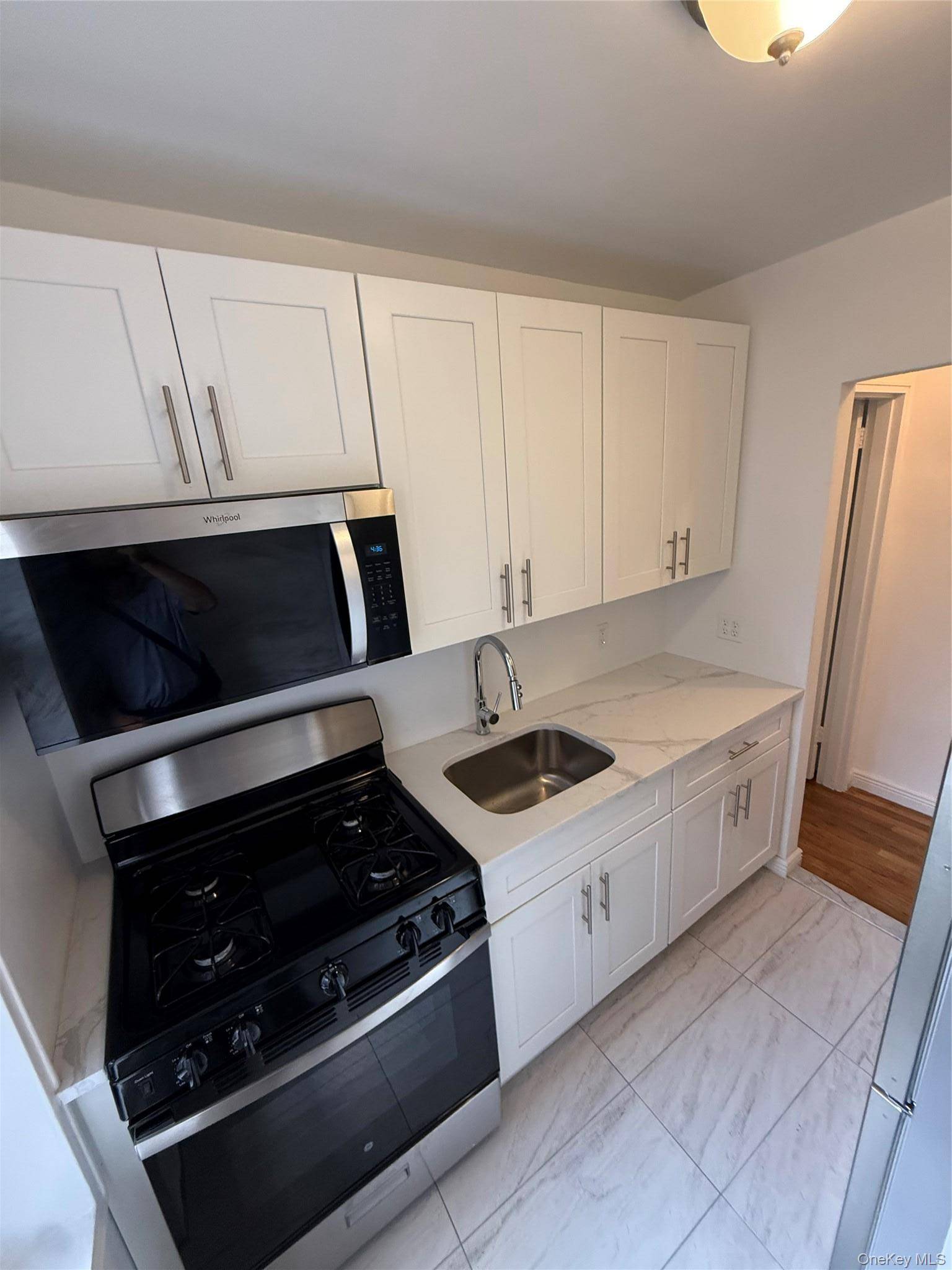 63-09 108th ST #3A, Forest Hills, NY 11375