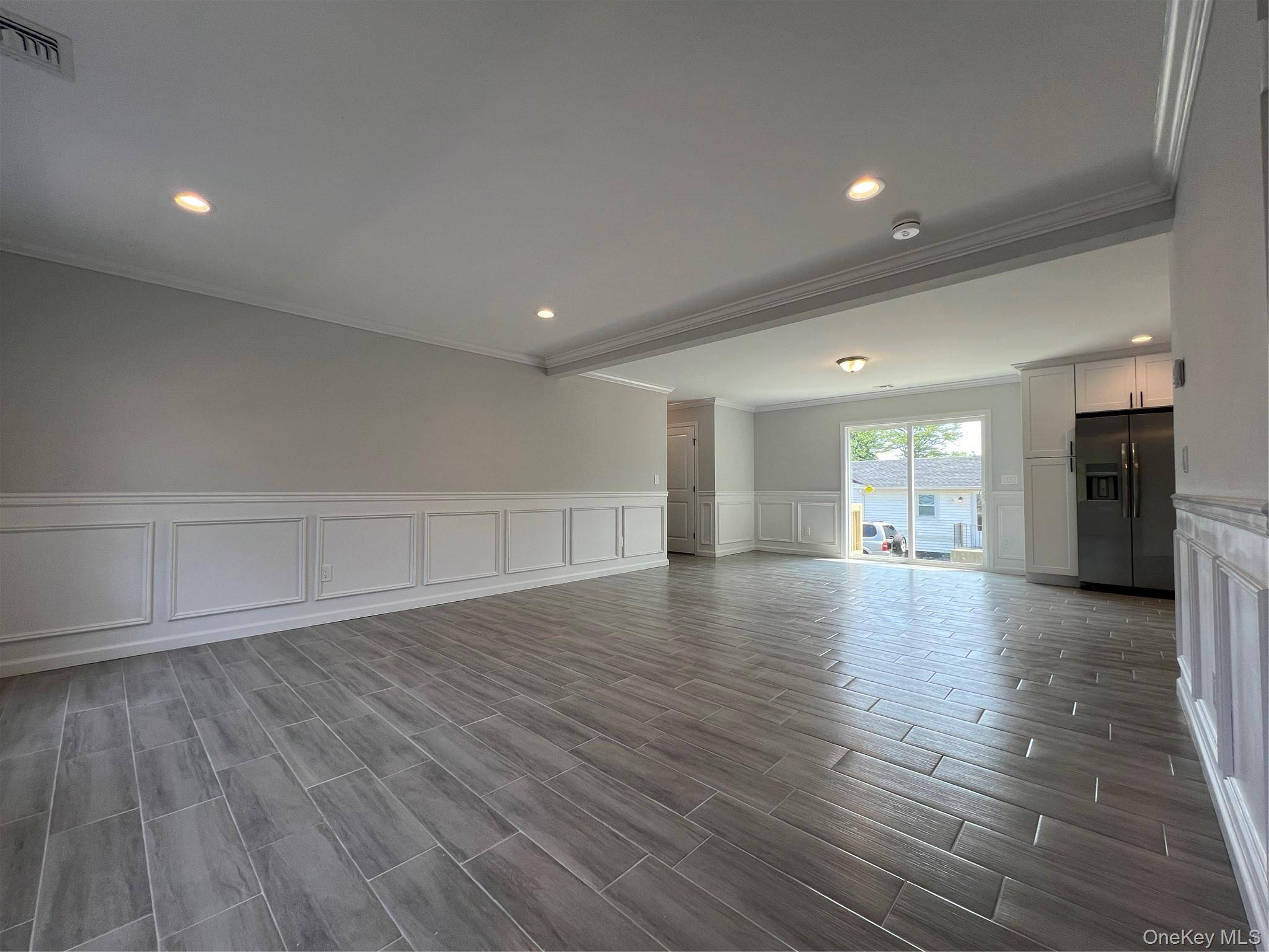 35 Babylon DR, Mastic Beach, NY 11951