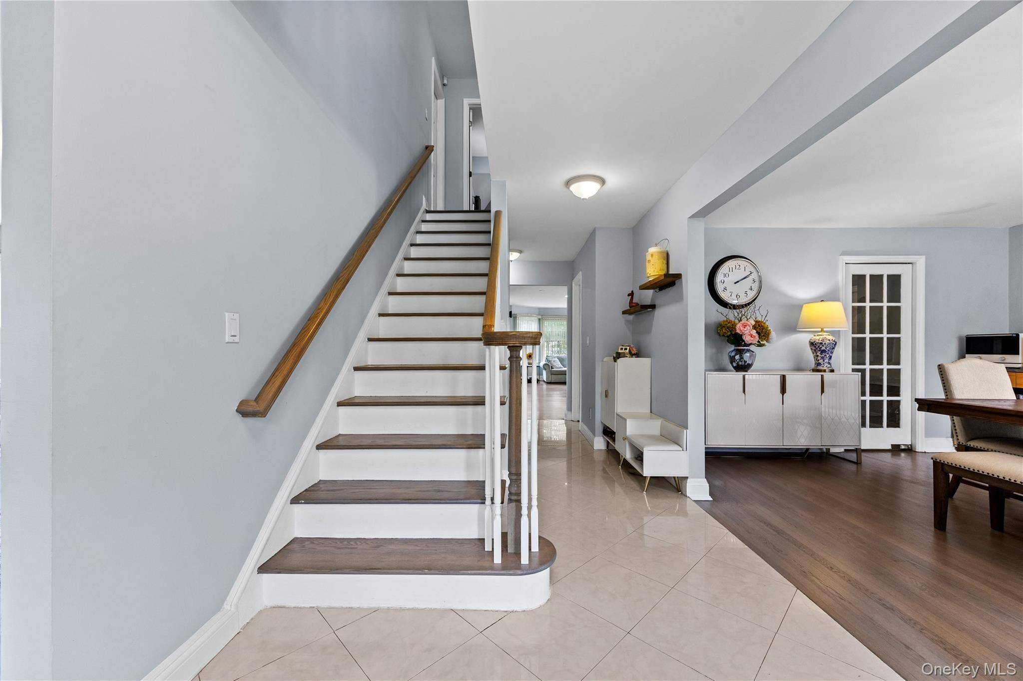 14 Mackay WAY, Roslyn, NY 11576