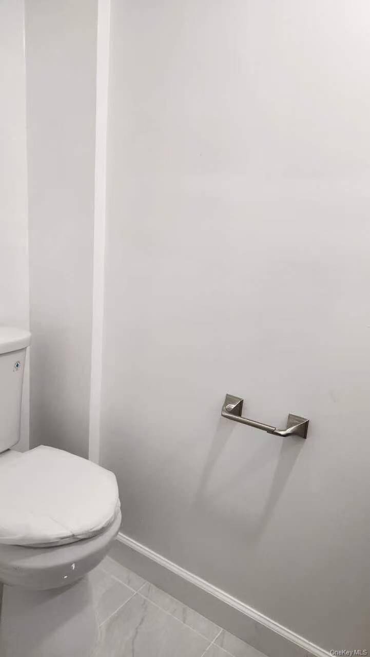 18-08 Murray St 2fl, Whitestone, NY 11357
