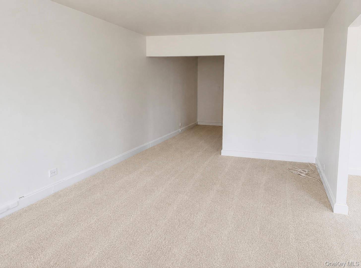 23 Old Mamaroneck RD #1R, White Plains, NY 10605