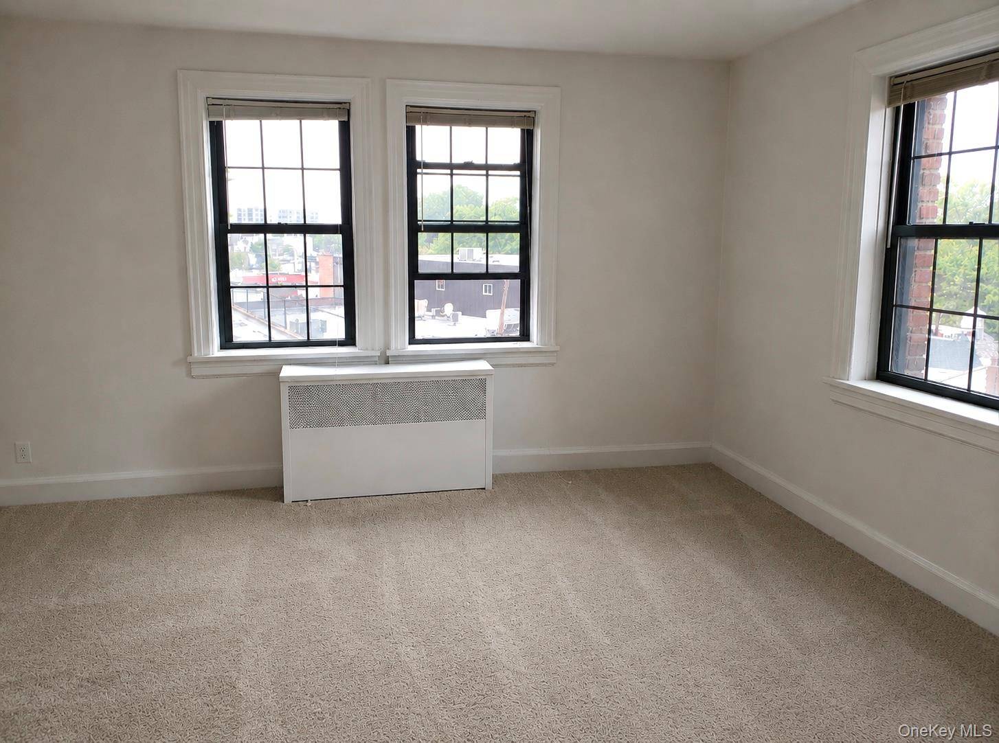 23 Old Mamaroneck RD #1R, White Plains, NY 10605