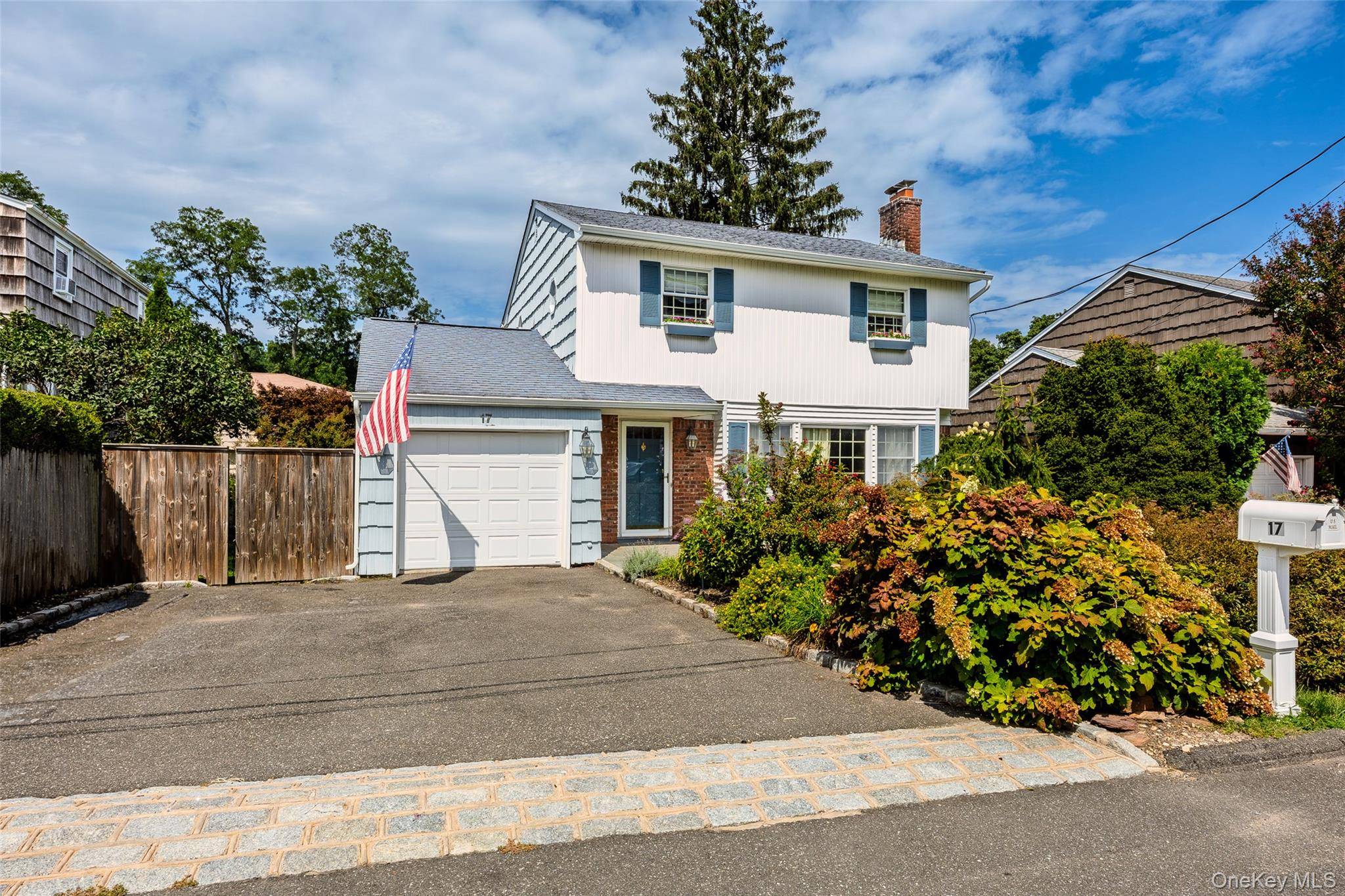 17 Sea Ridge CT, Huntington, NY 11743