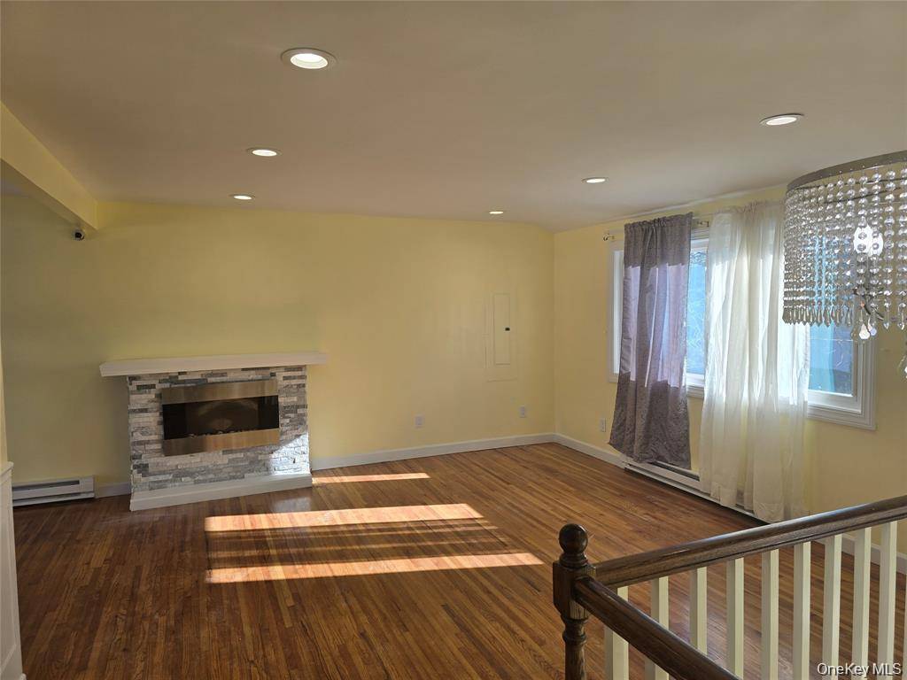 17 Lantern ST, Huntington, NY 11743