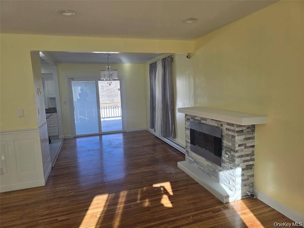 17 Lantern ST, Huntington, NY 11743