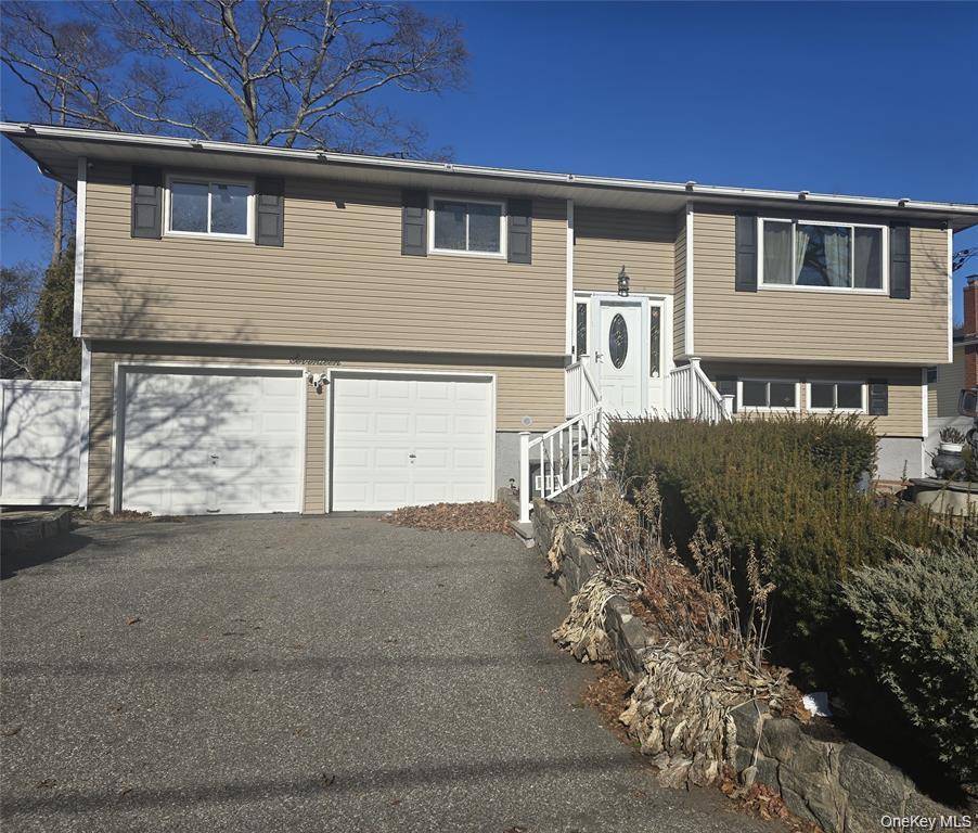 17 Lantern ST, Huntington, NY 11743