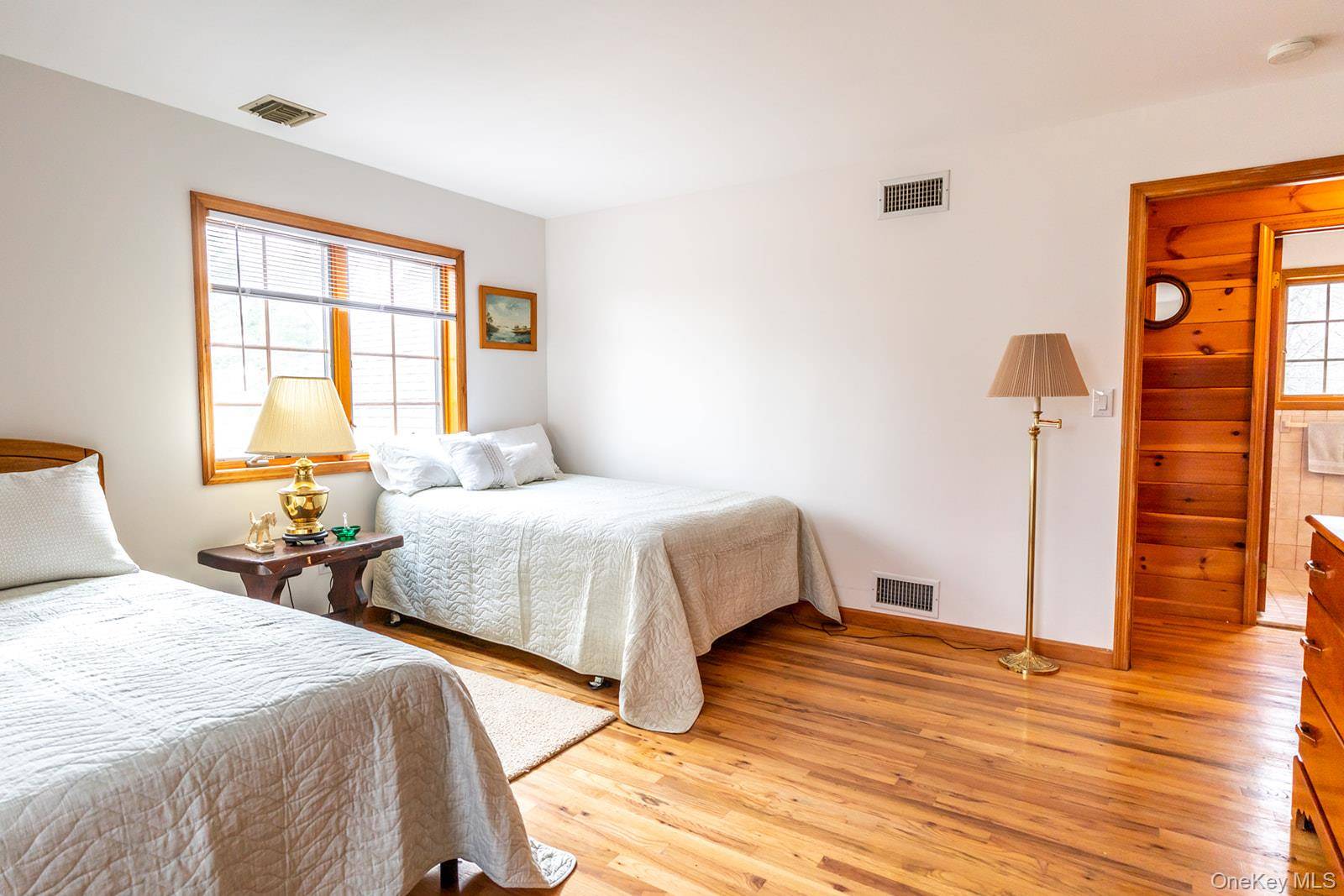 16 Roosevelt BLVD, East Patchogue, NY 11772