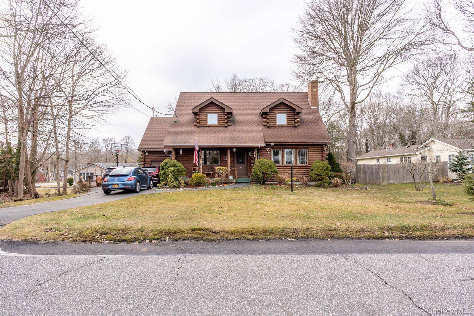 16 Roosevelt BLVD, East Patchogue, NY 11772