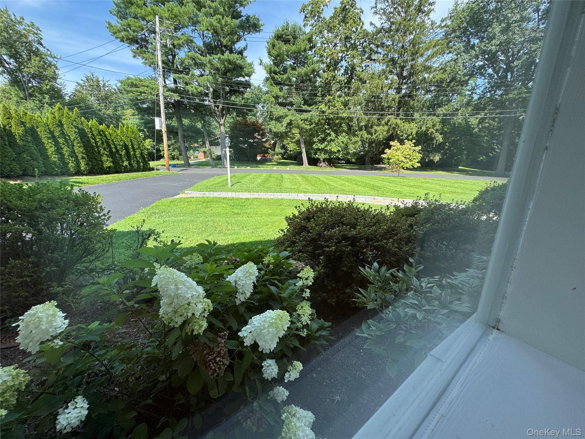3 Stonewall LN, Mamaroneck, NY 10543