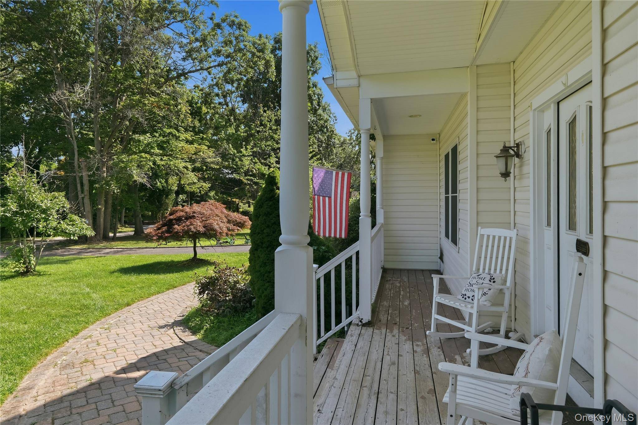 204 Melrose Pkwy, Patchogue, NY 11772
