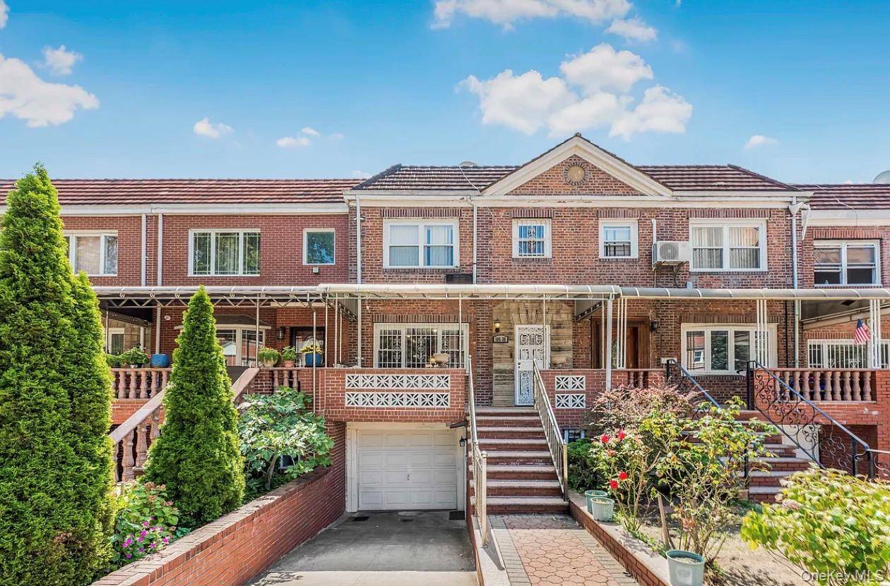 105-38 65th Rd, Forest Hills, NY 11375