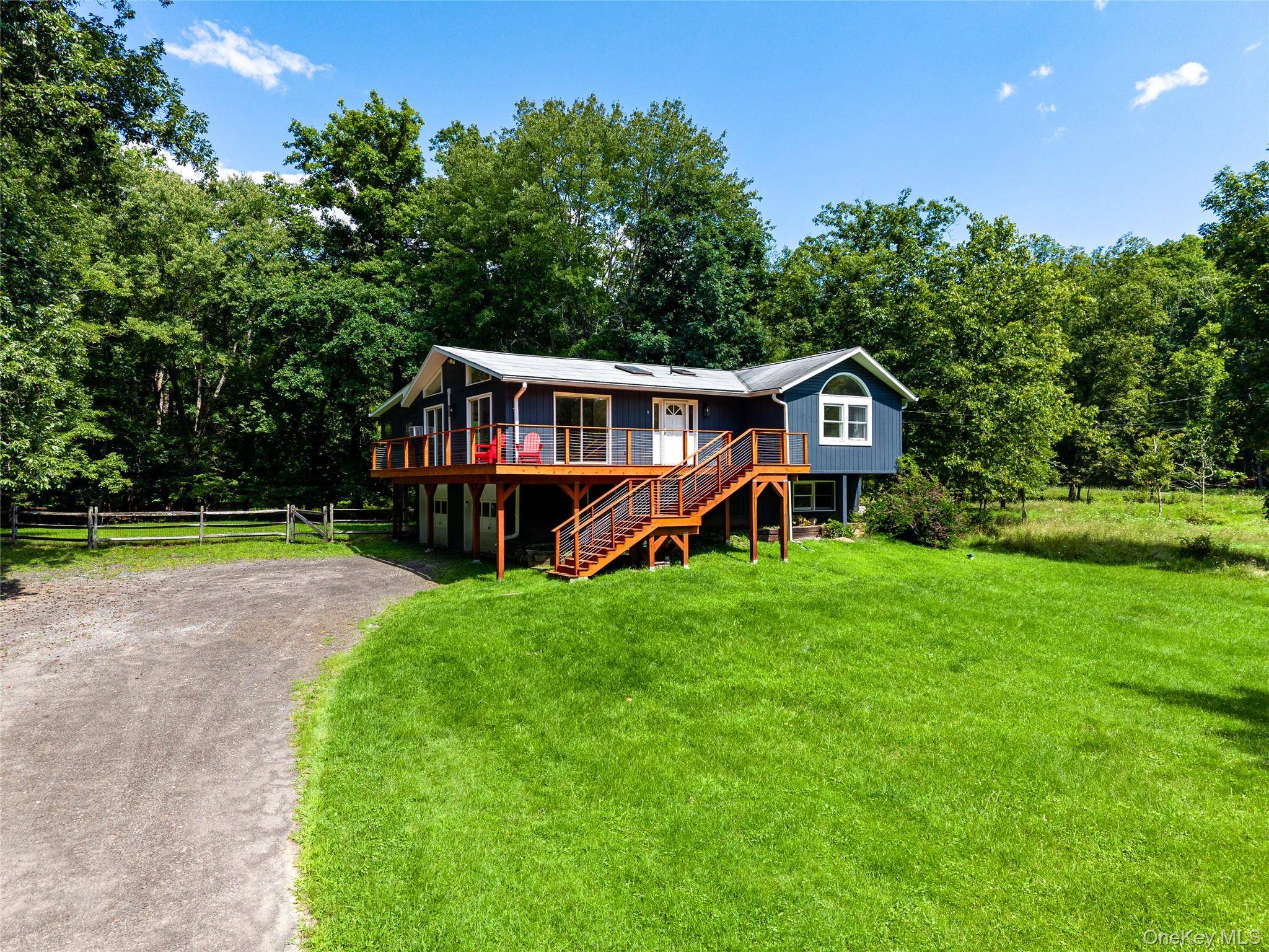 4 Munchkin LN, Woodstock, NY 12401