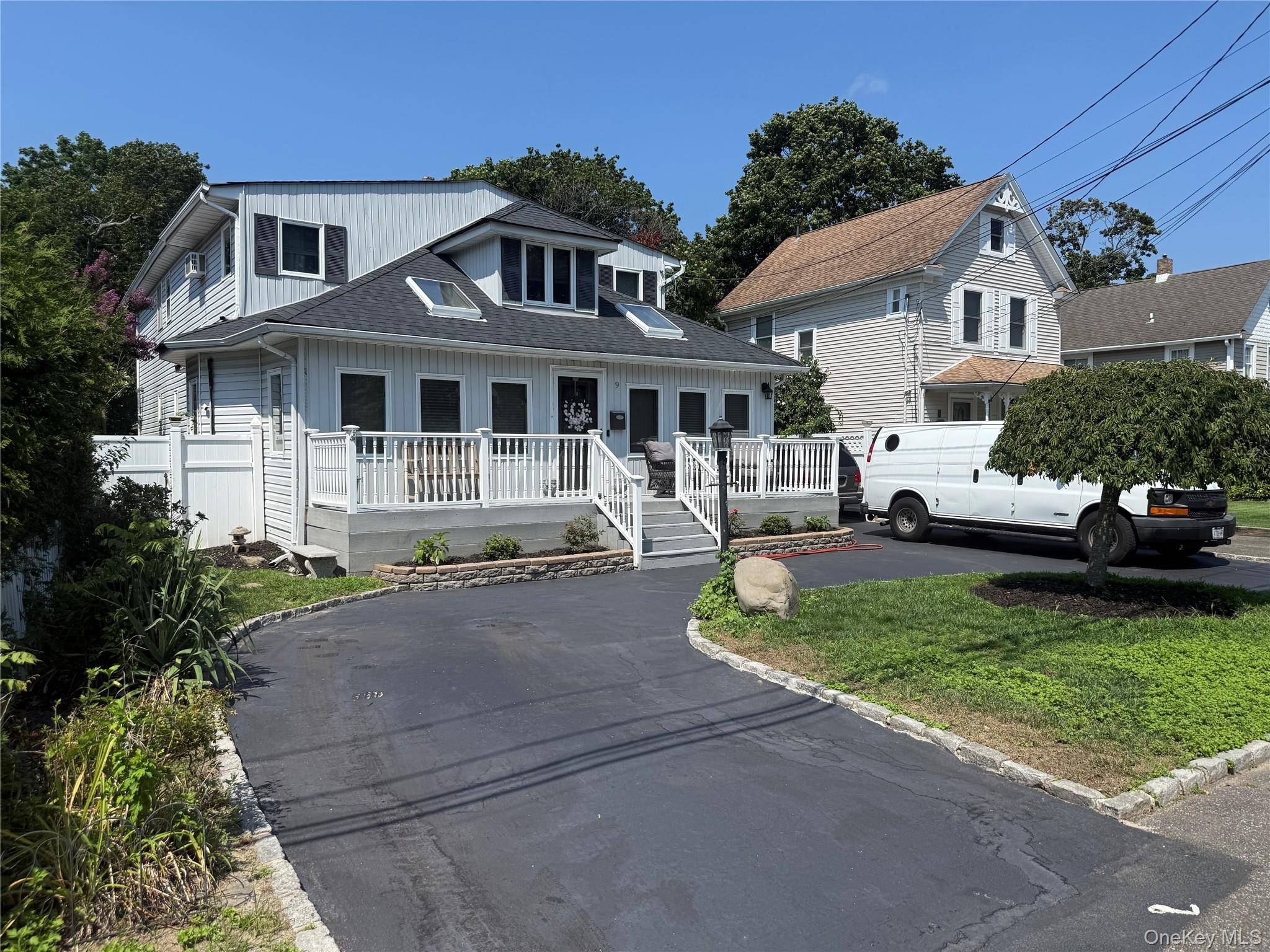 9 Watson ST, East Islip, NY 11730