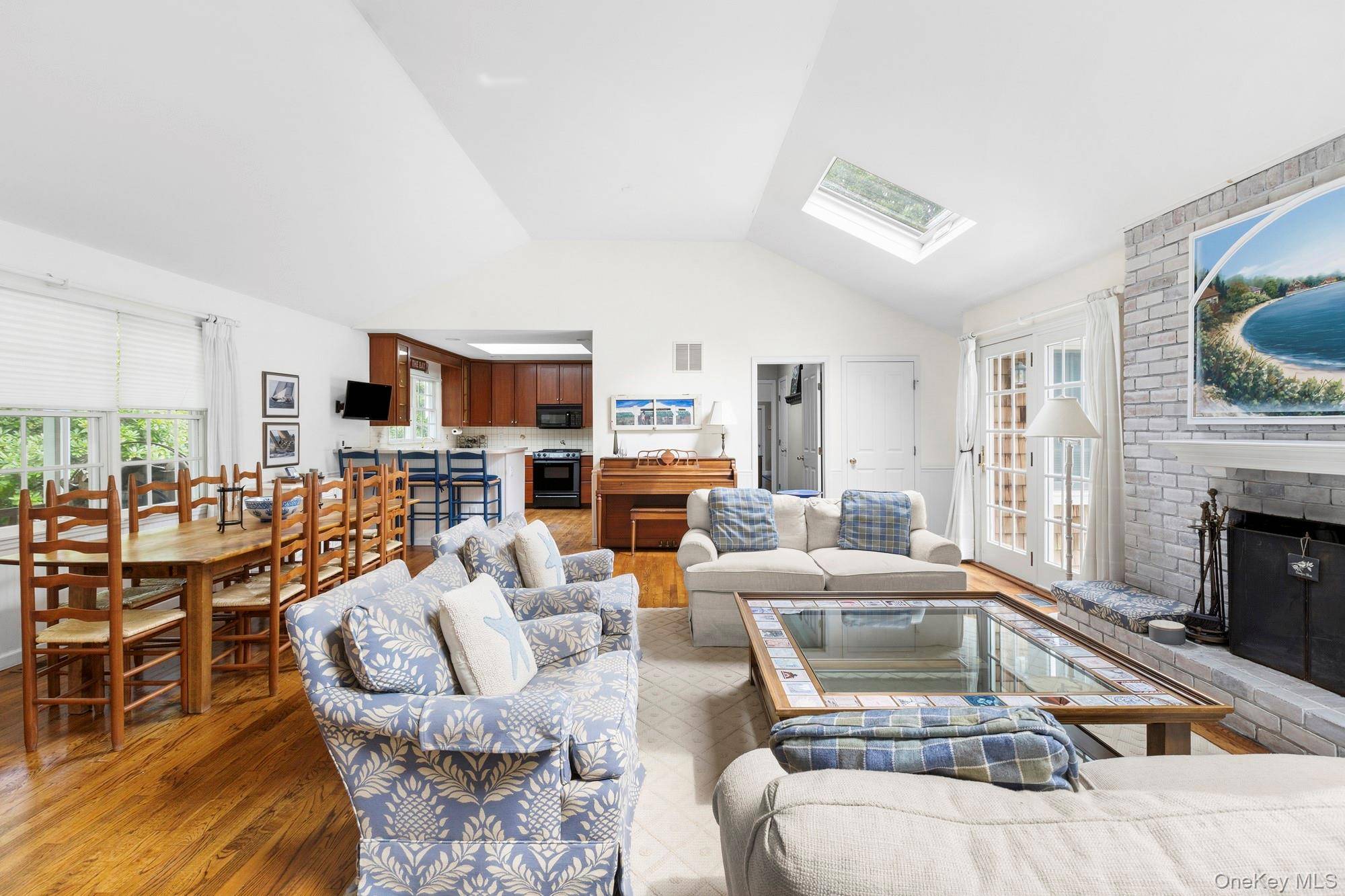 4 Foster RD, Quogue, NY 11779
