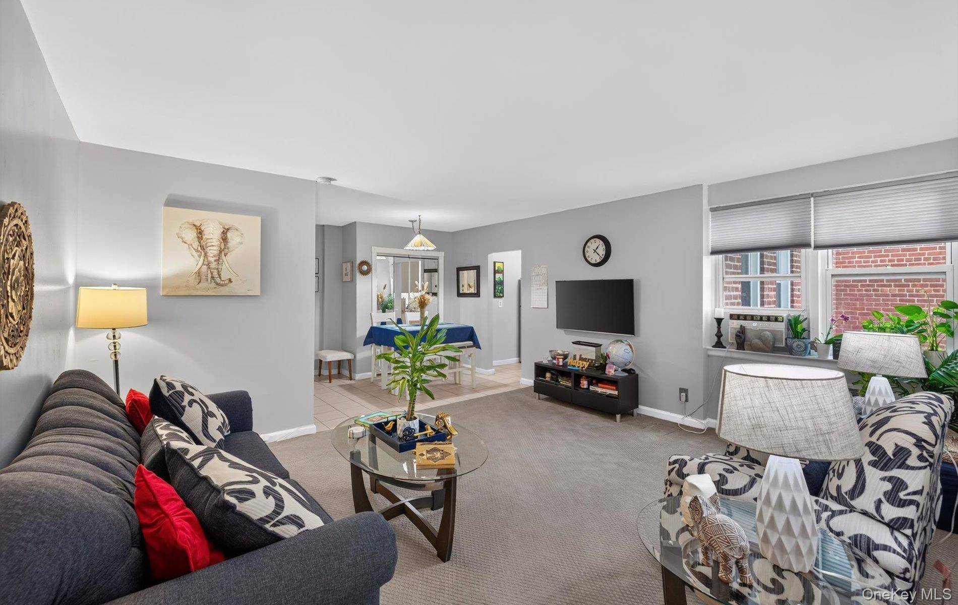 36 Cathedral AVE #4F, Hempstead, NY 11550