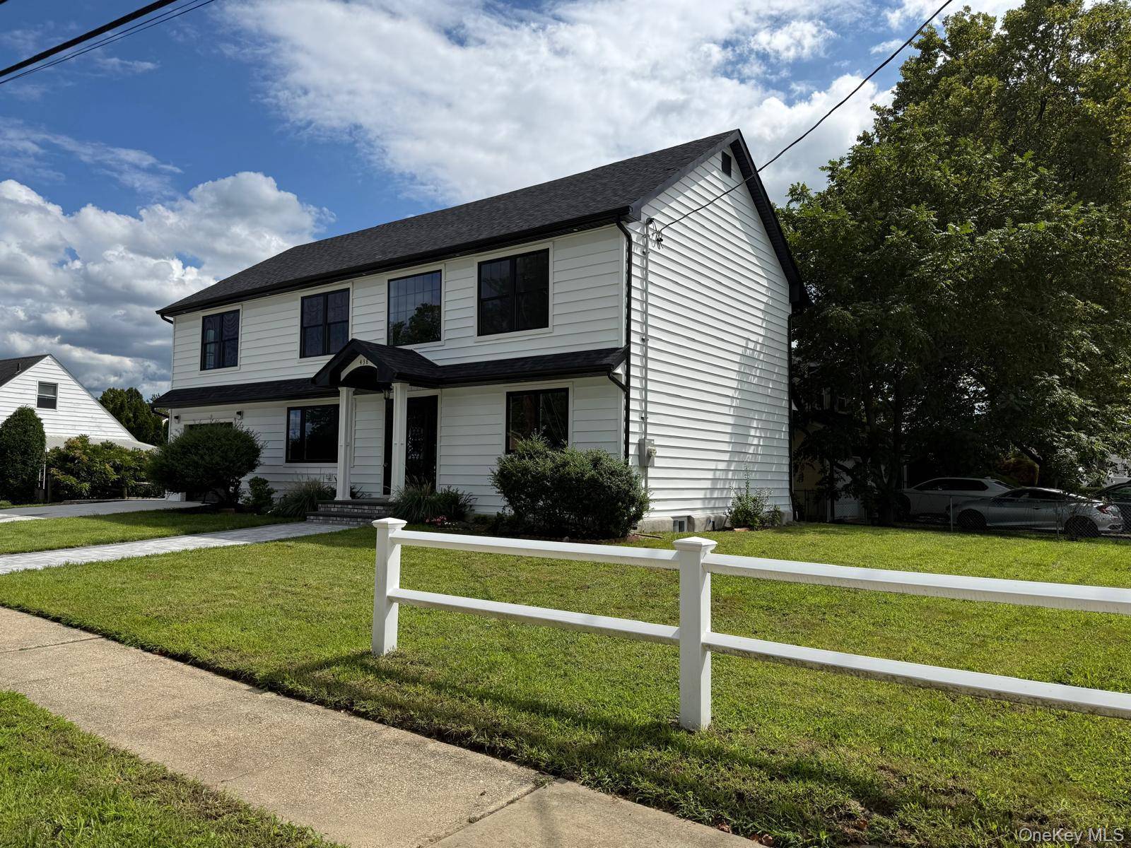 438 Von Elm AVE, East Meadow, NY 11554