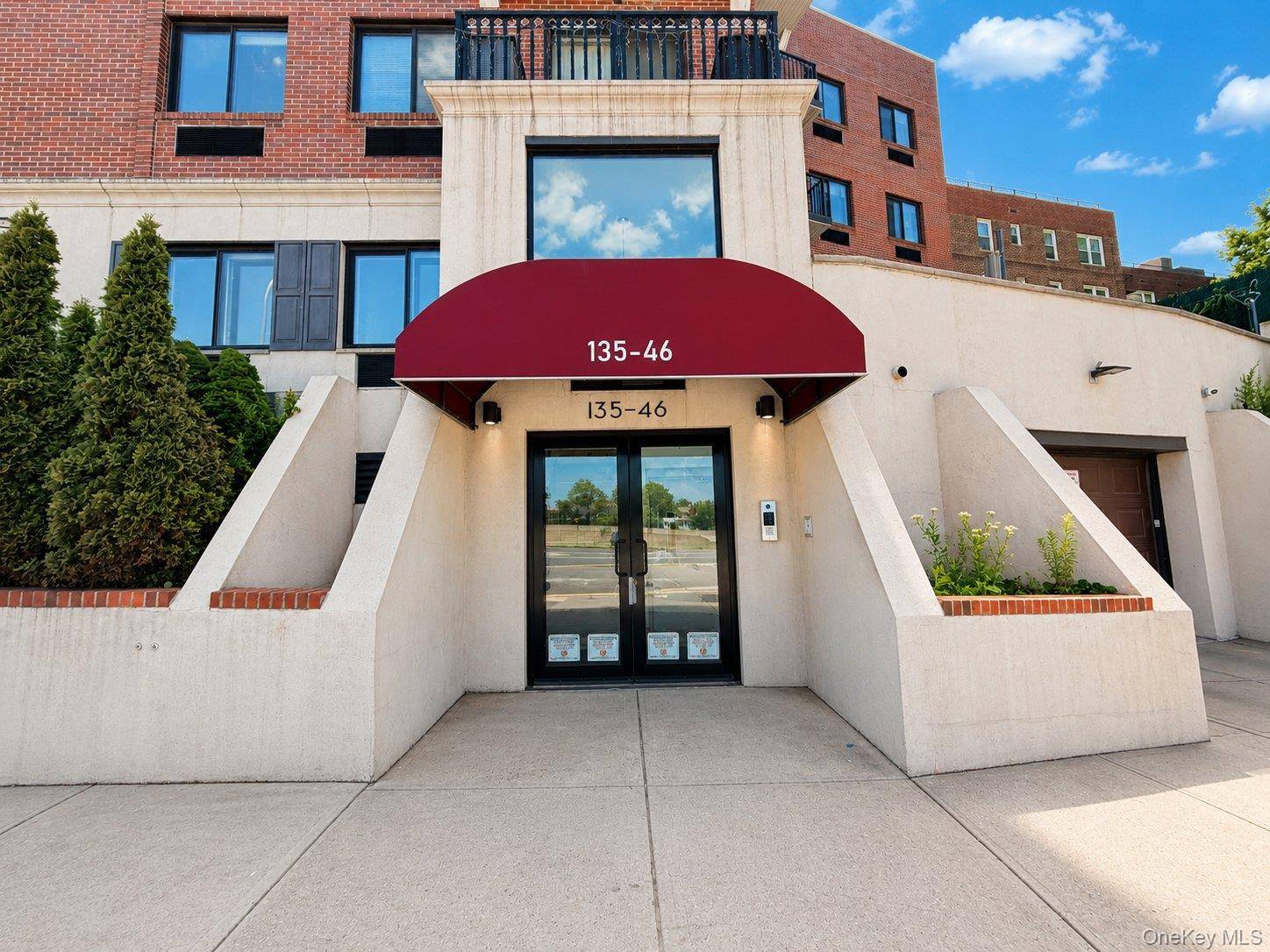135-46 Grand Central Pkwy #4C, Briarwood, NY 11435