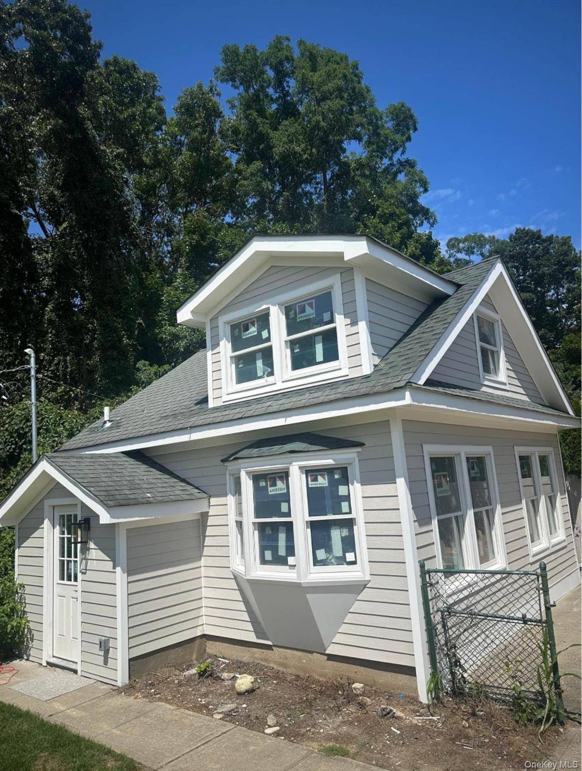 98 Kohr RD, Kings Park, NY 11754
