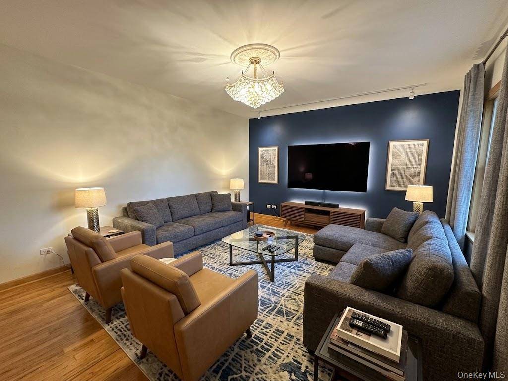 6510 108th ST #4G, Forest Hills, NY 11375