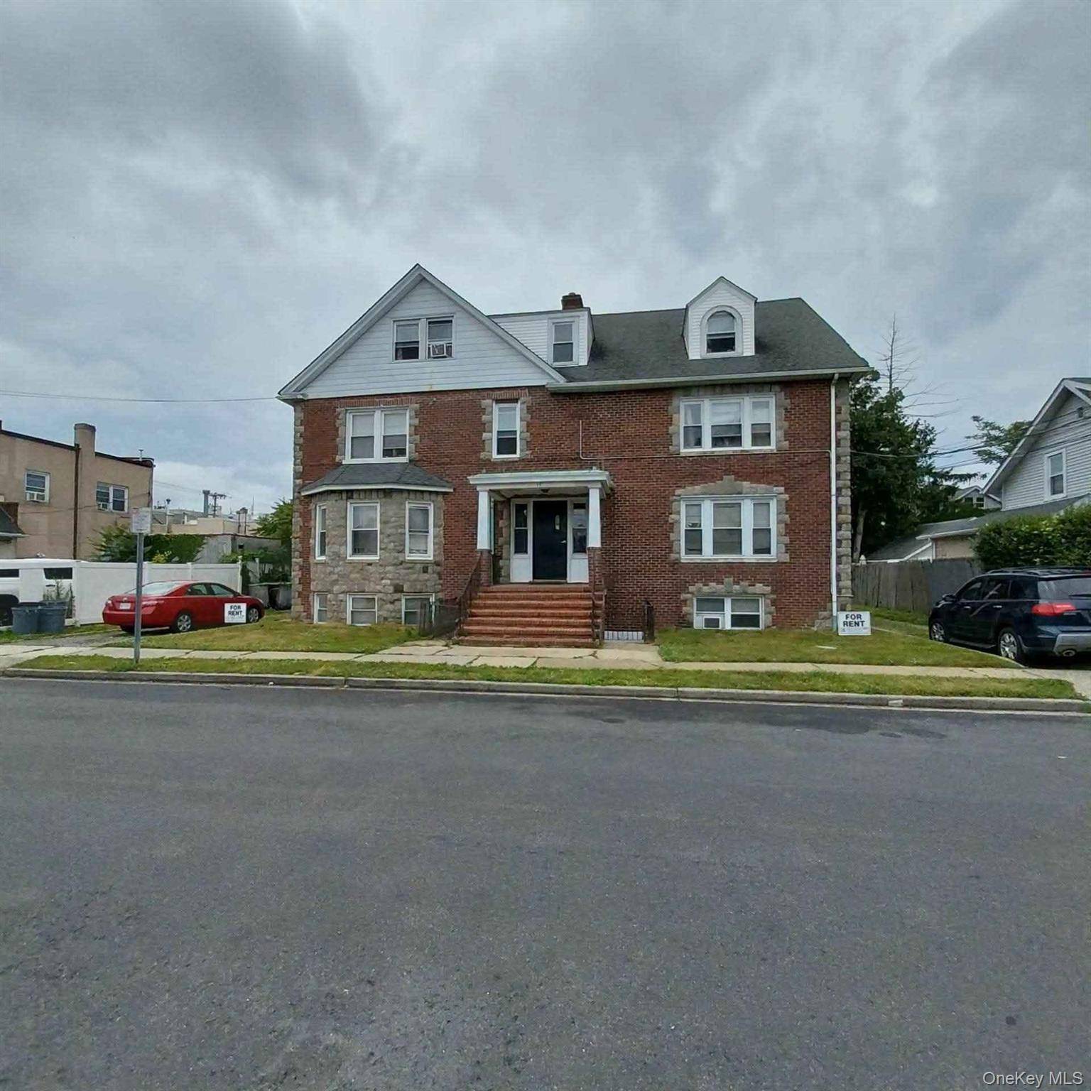 19 Madison AVE #3, Franklin Square, NY 11010