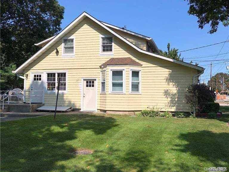 338 Lake AVE, Saint James, NY 11780