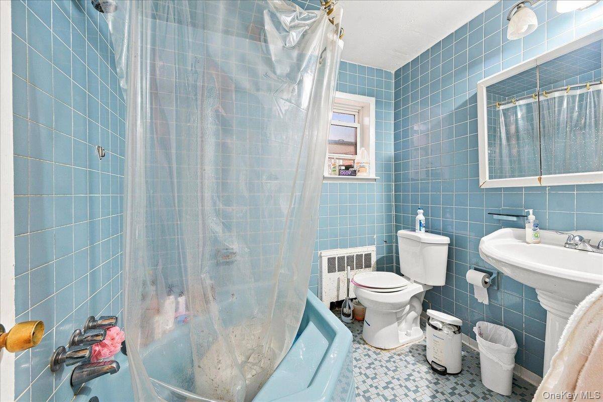 1405 E 233rd ST, Bronx, NY 10466