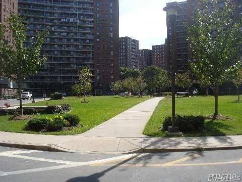 61-15 98th ST #5E, Rego Park, NY 11374