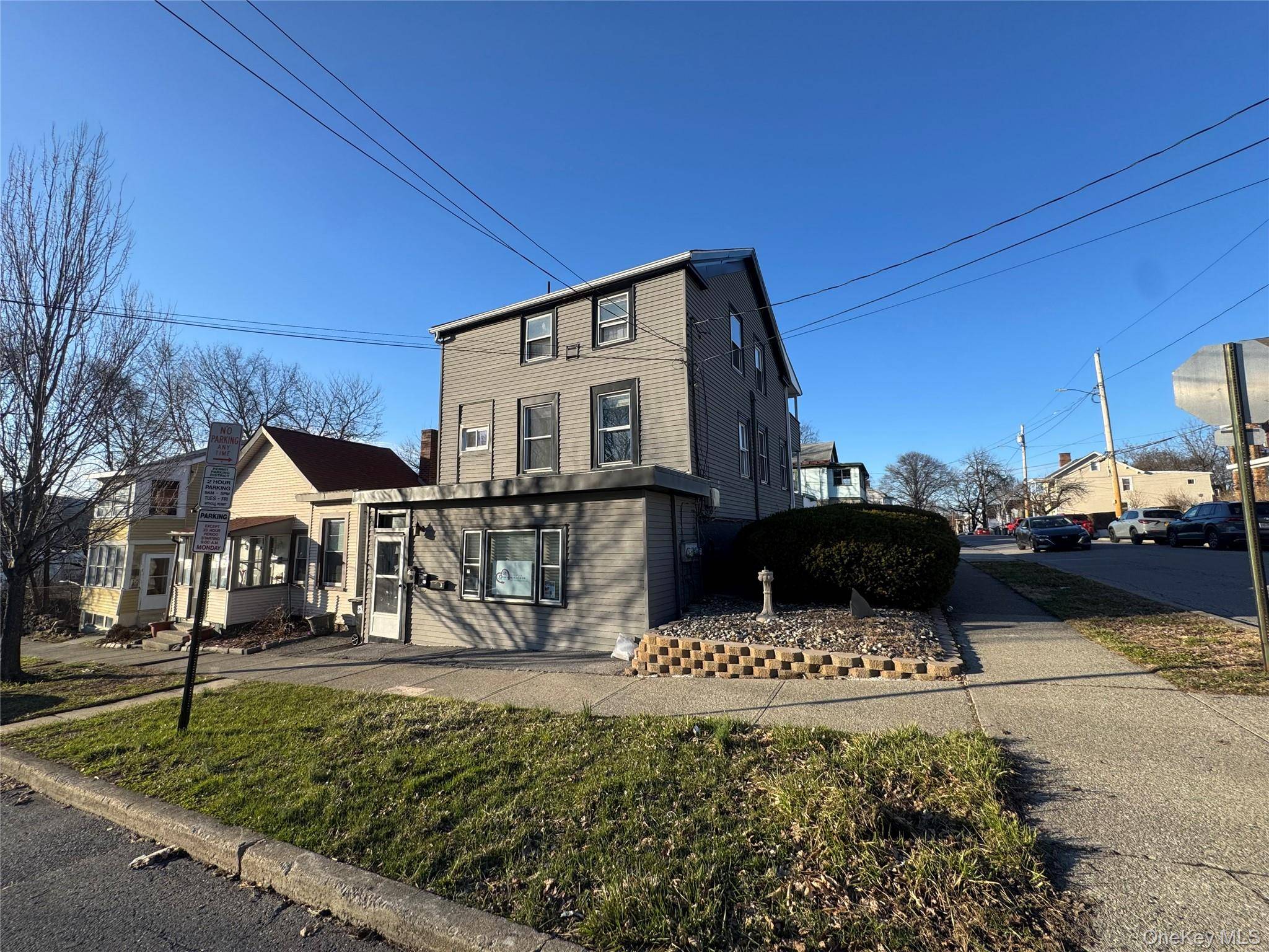 34 Hoffman ST, Poughkeepsie, NY 12601