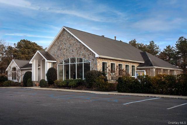 2304 Saddle Rock RD #2304, Holbrook, NY 11741