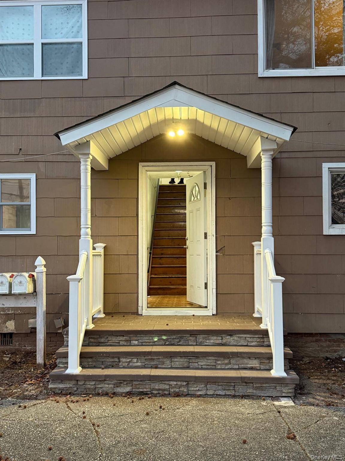 62 Wheeler RD #3, Central Islip, NY 11722