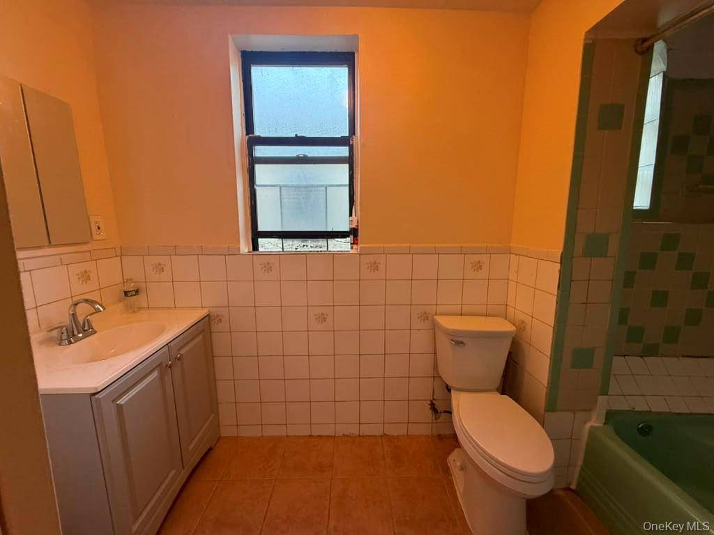 2138 Gleason AVE #01, Bronx, NY 10462