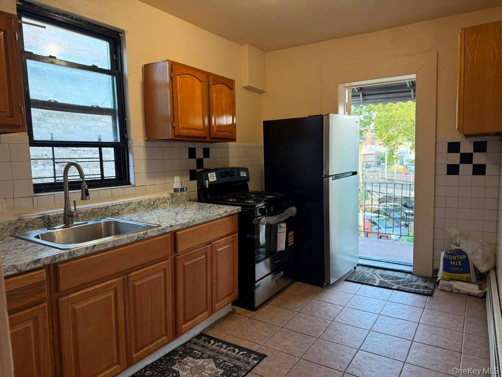 2138 Gleason AVE #01, Bronx, NY 10462