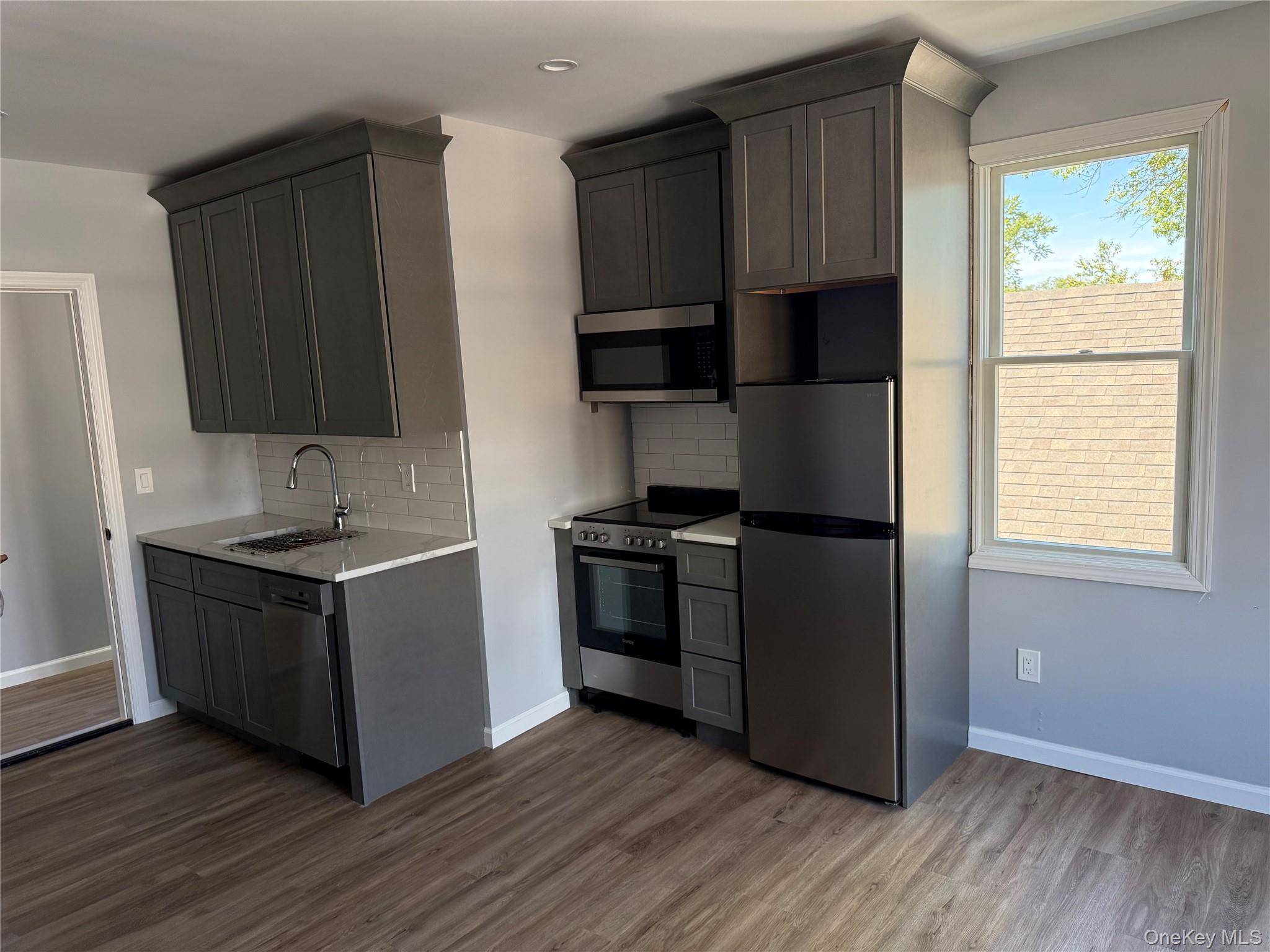 10-12 Main ST #1, Kings Park, NY 11754