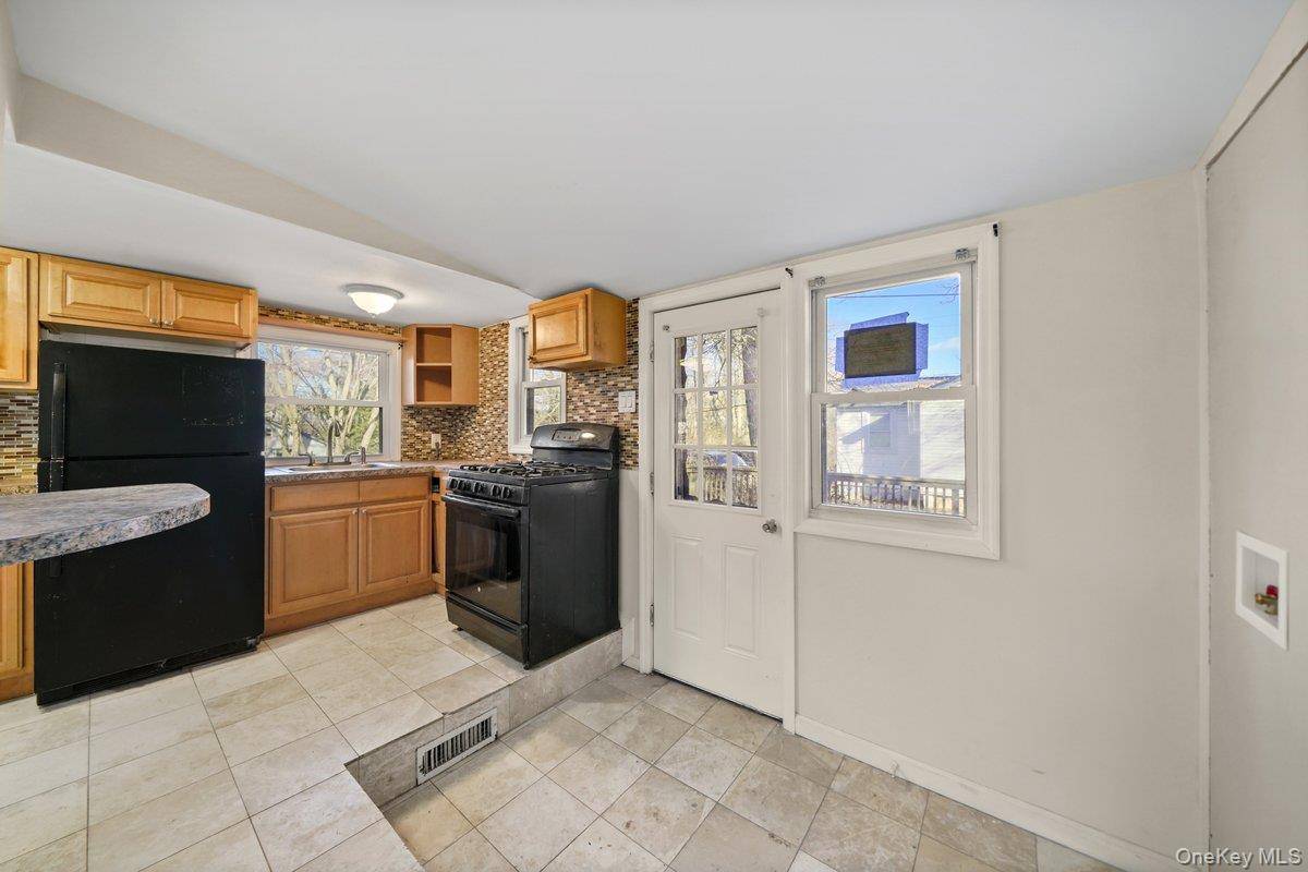 37 Orchard TRL, Monroe, NY 10950