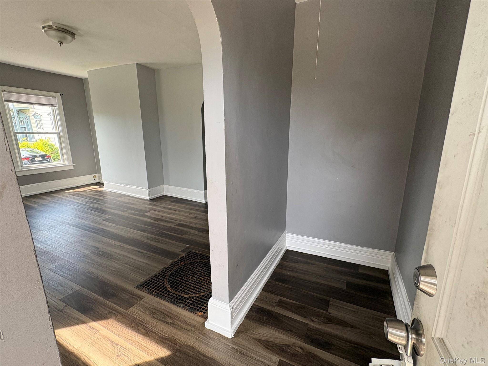 2 Park PL #1, Poughkeepsie, NY 12601