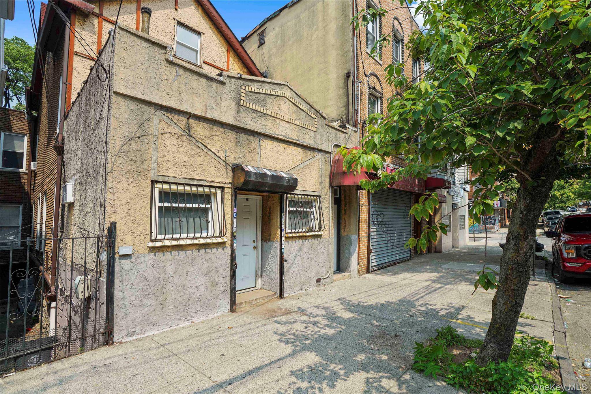629 E 183rd ST, Bronx, NY 10458