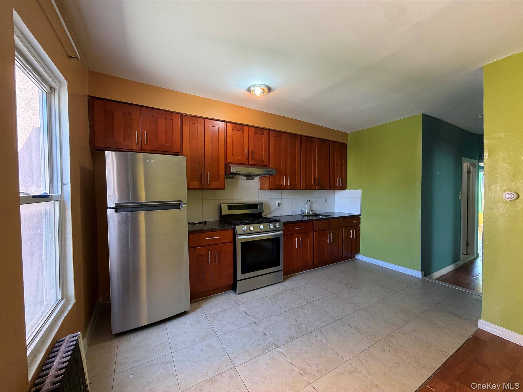 108-13 37th AVE, Corona, NY 11368