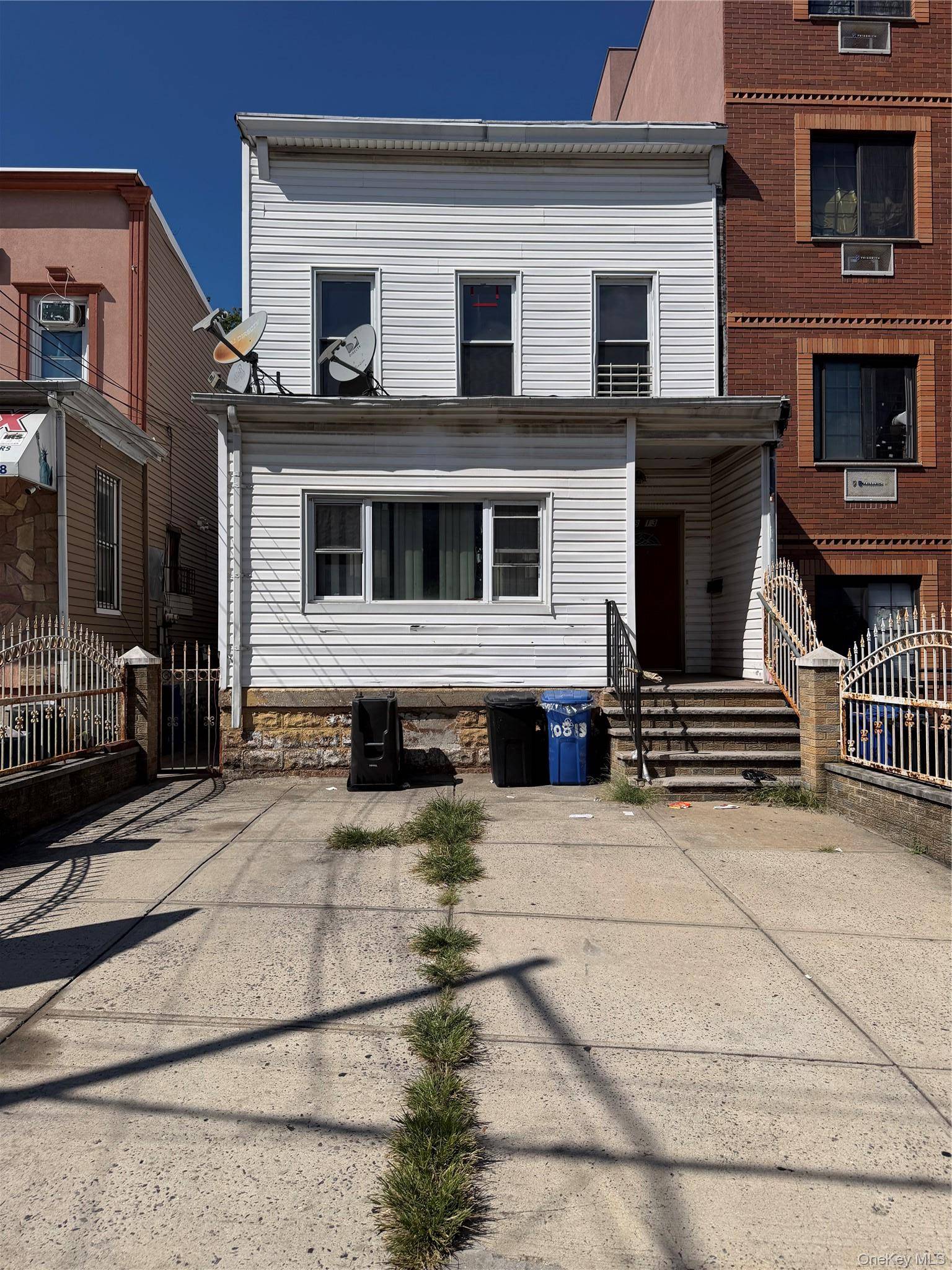 108-13 37th AVE, Corona, NY 11368