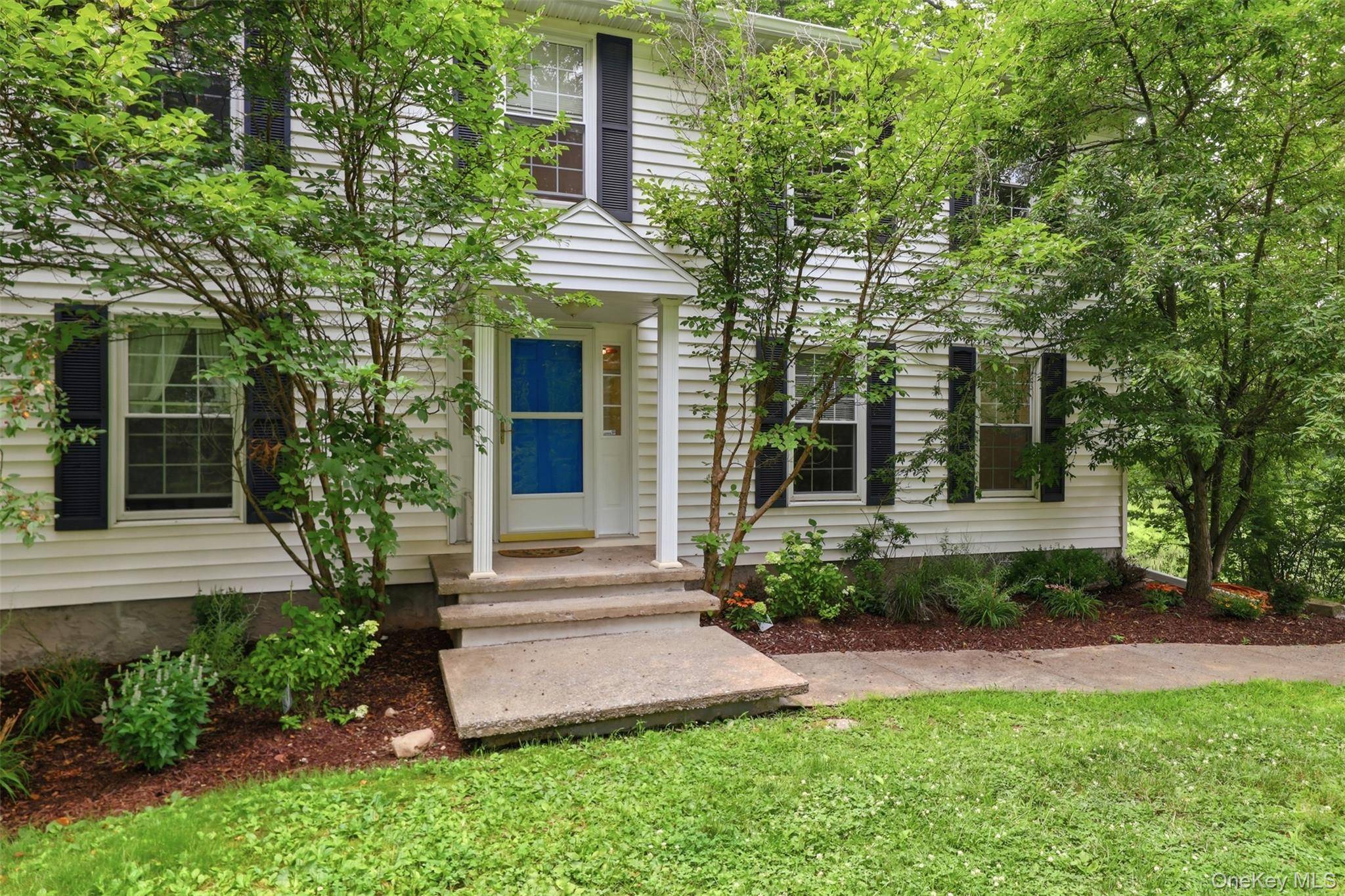 15 Blue Jay DR, Newburgh, NY 12550