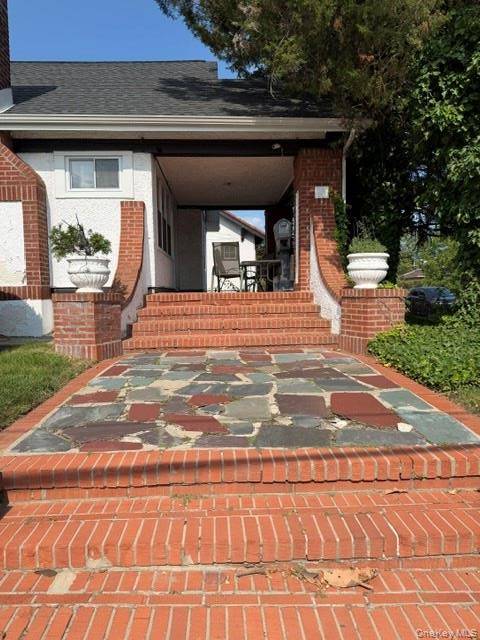 19201 110th RD, Saint Albans, NY 11412