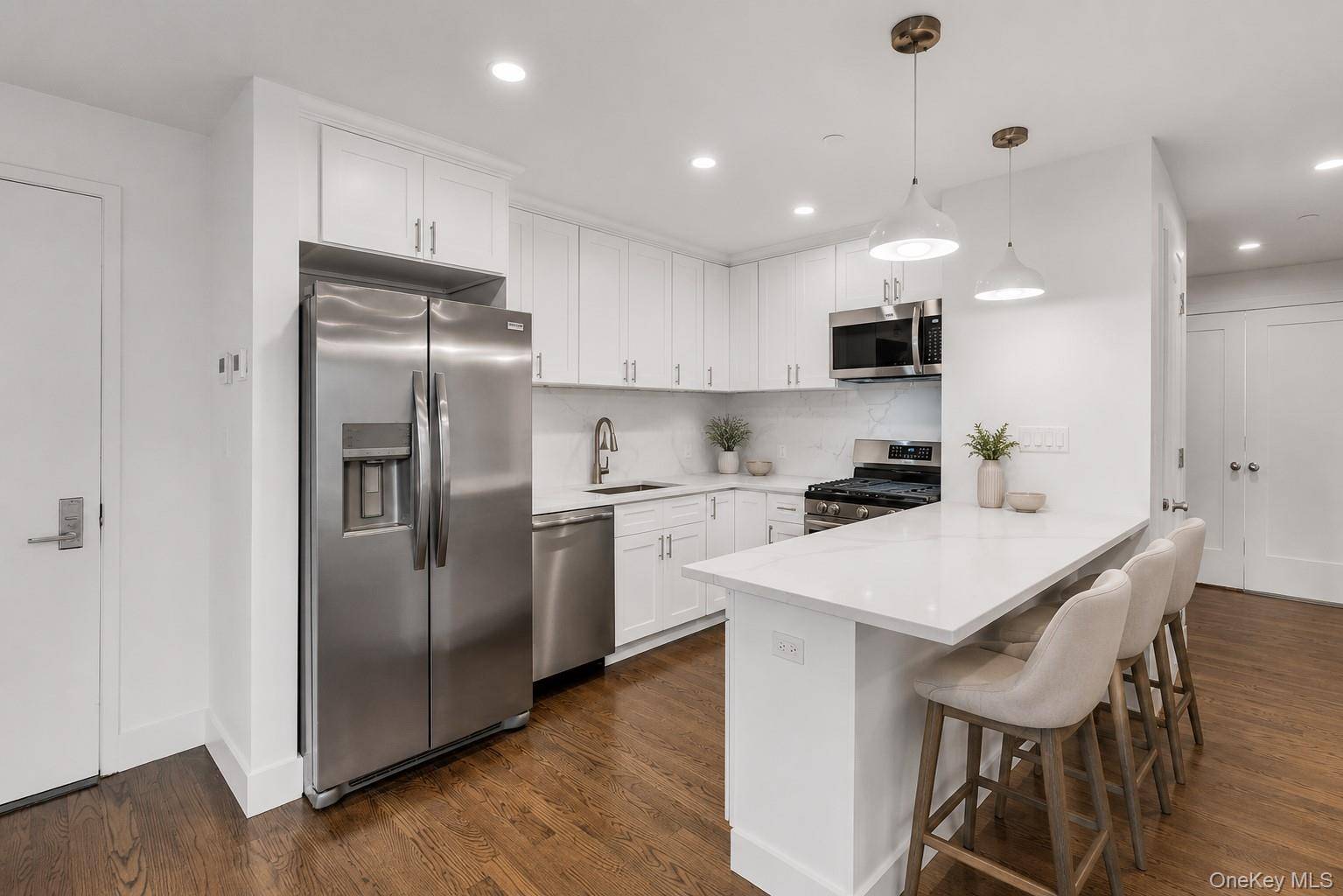 1431 Old Northern BLVD #4, Roslyn, NY 11576