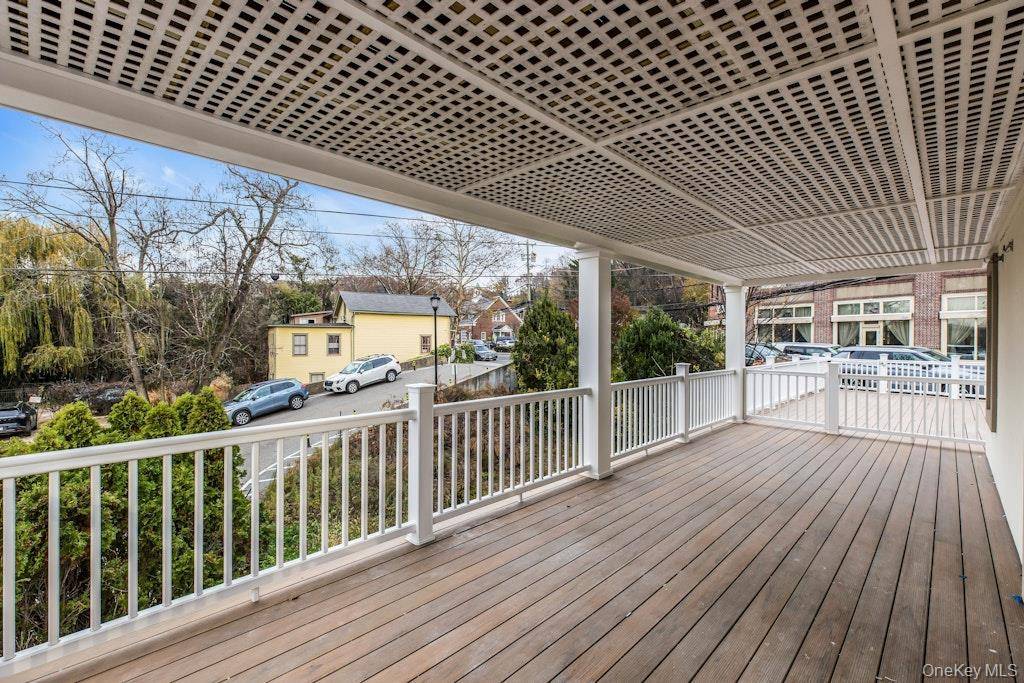 1431 Old Northern BLVD #3, Roslyn, NY 11576