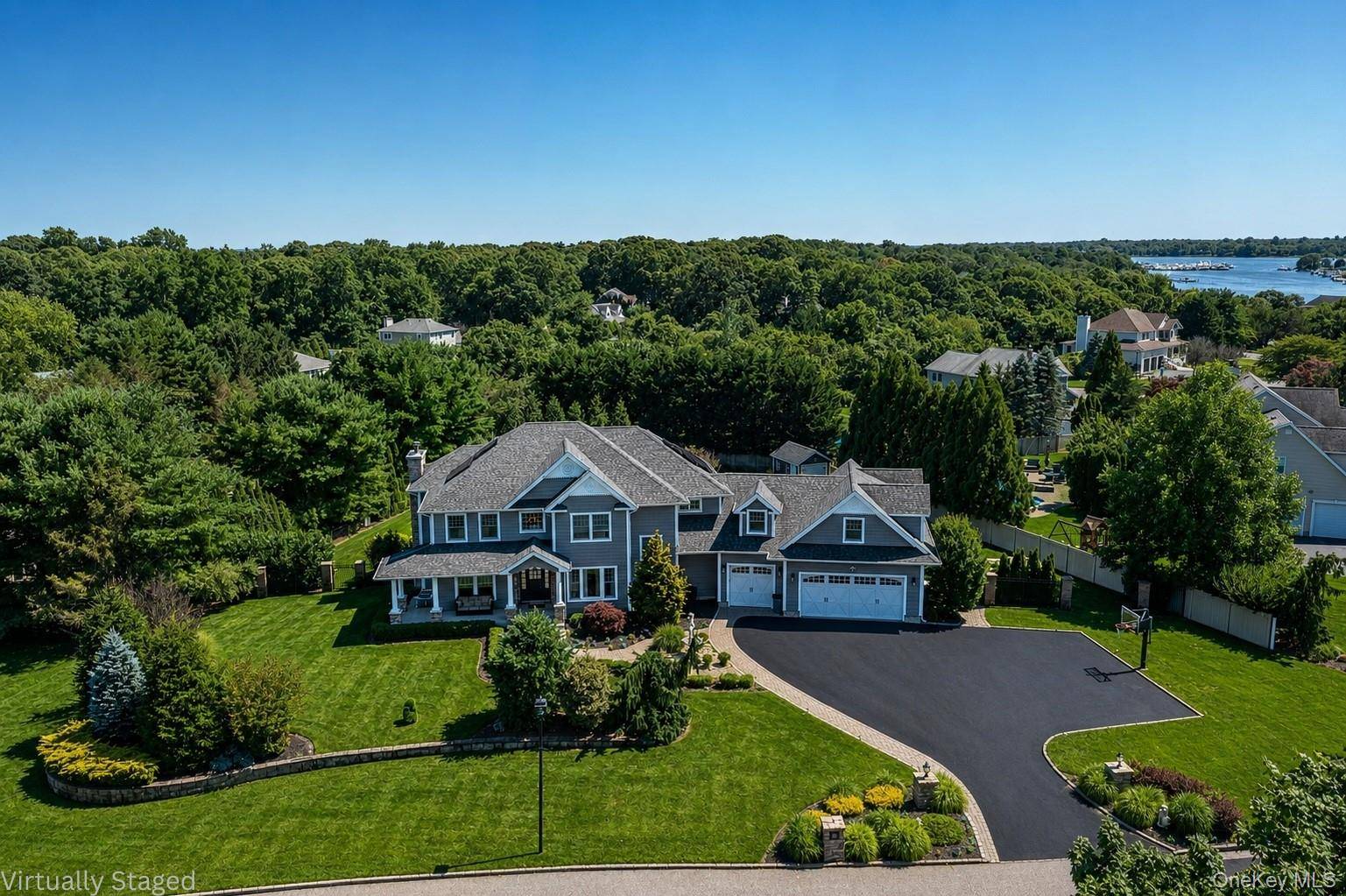 30 Hampton DR, Center Moriches, NY 11934